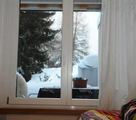 格丽菲拉公寓 *